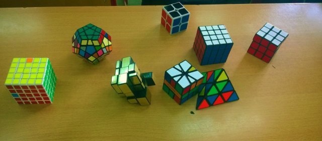 Konkurs układania kostki Rubika